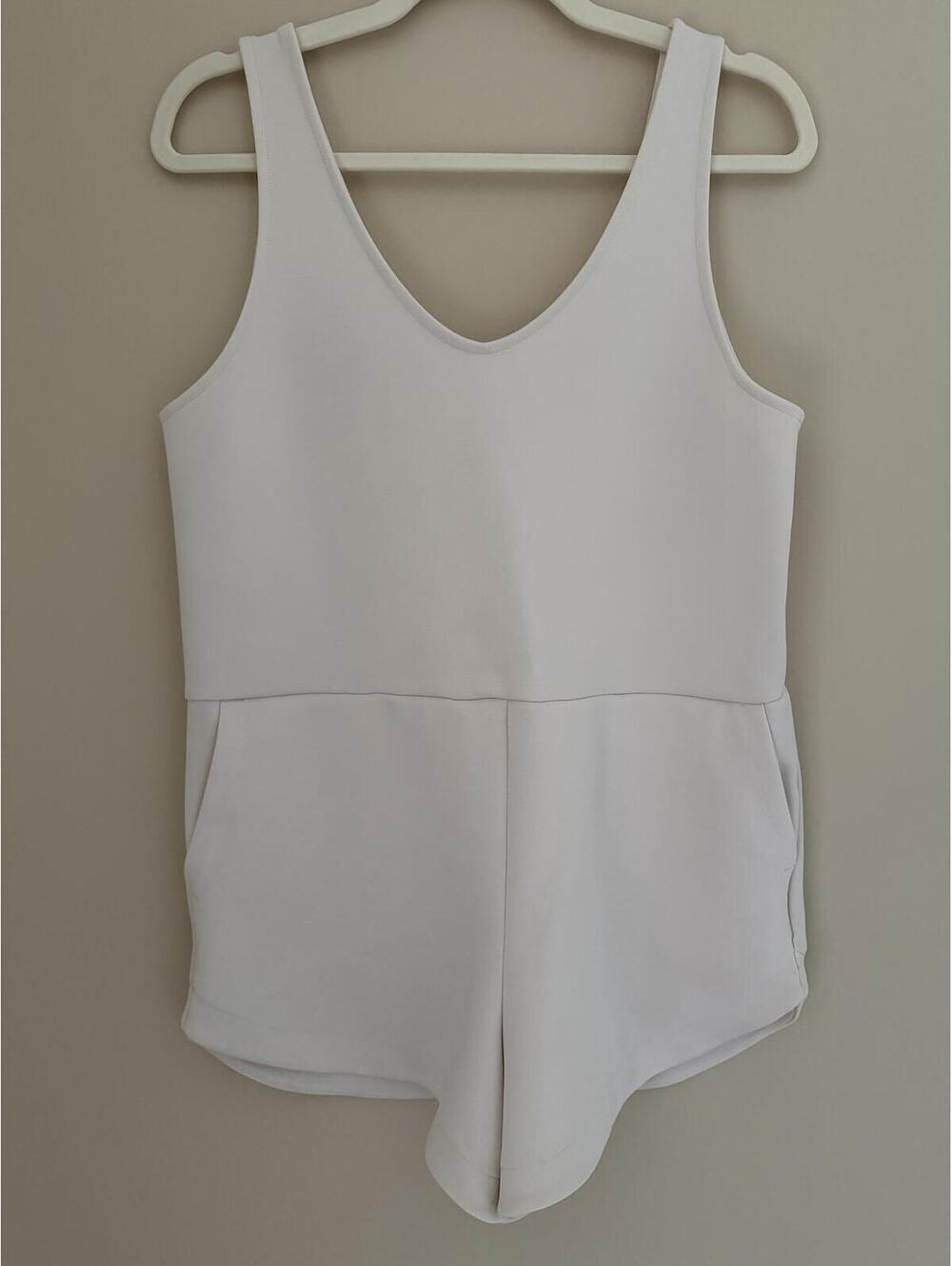 White sleeveless romper w/ pockets, A New Day Sz Small/med